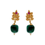 22KT Noothy Ermarld Gold Earrings