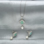 Warda Pendant Set with Chain