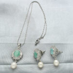 Warda Pendant Set with Chain