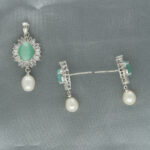 Warda Pendant Set with Chain