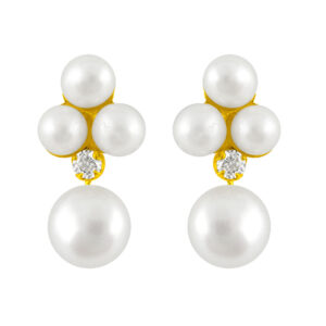 Snow White Pearl Earrings