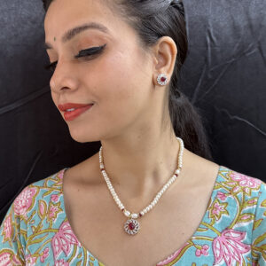 Flourish Pearl Necklace