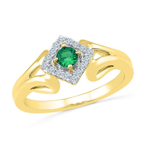 Lavish Emerald Finger Ring