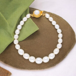 White Charm Pearl Bracelet