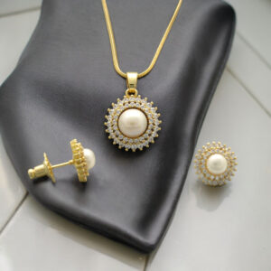 Meera Pearl Pendant Set