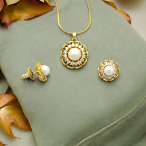 Naira Pearl Pendant Set