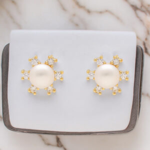 Embrace Pearl Earrings