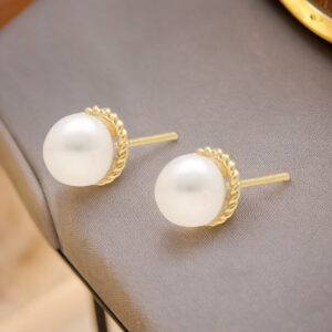 Timeless Pearl Earrings