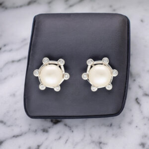 Eternally Pearl Earrings