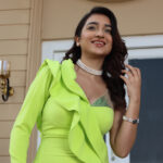 Delight White Round Pearl Choker