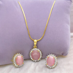 Tripti Pendant Set with Chain