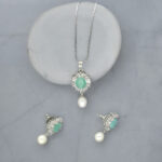 Warda Pendant Set with Chain