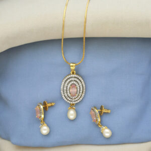 Ishika Pendant Set with Chain