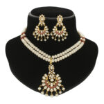 Ishir Glowing Pearl Necklace Set