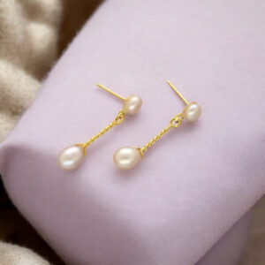 Lunai Pearl Earrings