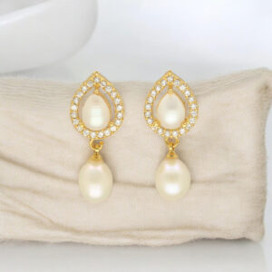 Tirna Pearl Earrings