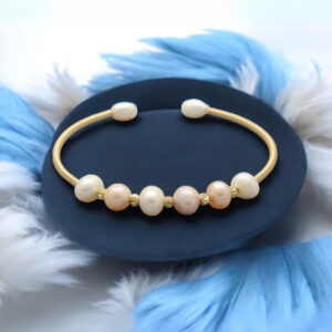 Rhea Pearl Bracelet
