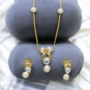 Eira Pearl Pendant Set