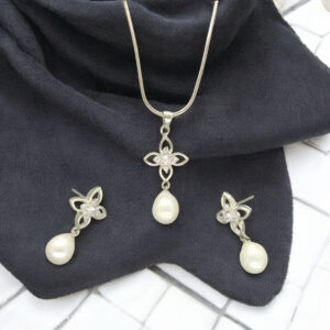Flora Pearl Pendant Set