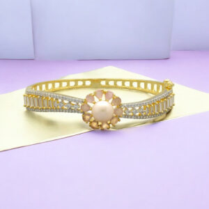 Ethereal Queen Pearl Bracelet