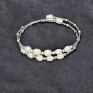 Luxurious Pearl Bracelet