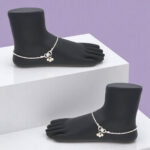 17 Grams Naomi Plain Silver Payal