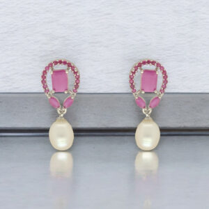 Jaanvi Pearl Earrings