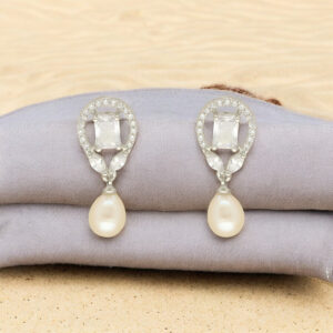 Qushi Pearl Earrings