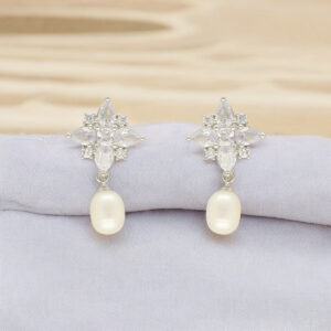 Sajjni Pearl Earrings