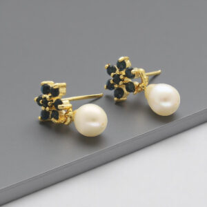 Odika Pearl Earrings