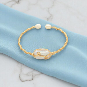 Claire Pearl Bracelet