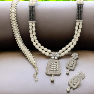 Ivory Realm Pearl Necklace Set With Bracelet