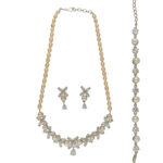 Crimson Crest Pearl Necklace Set With Bracelet