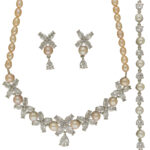 Crimson Crest Pearl Necklace Set With Bracelet