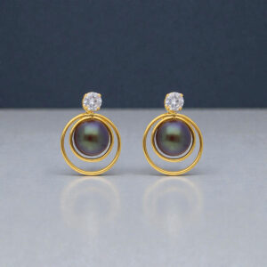 Griva Pearl Earrings