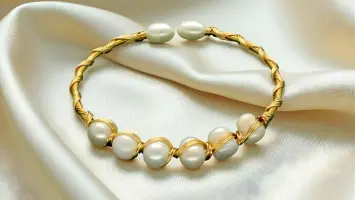 Pearl Bracelets & Bangles